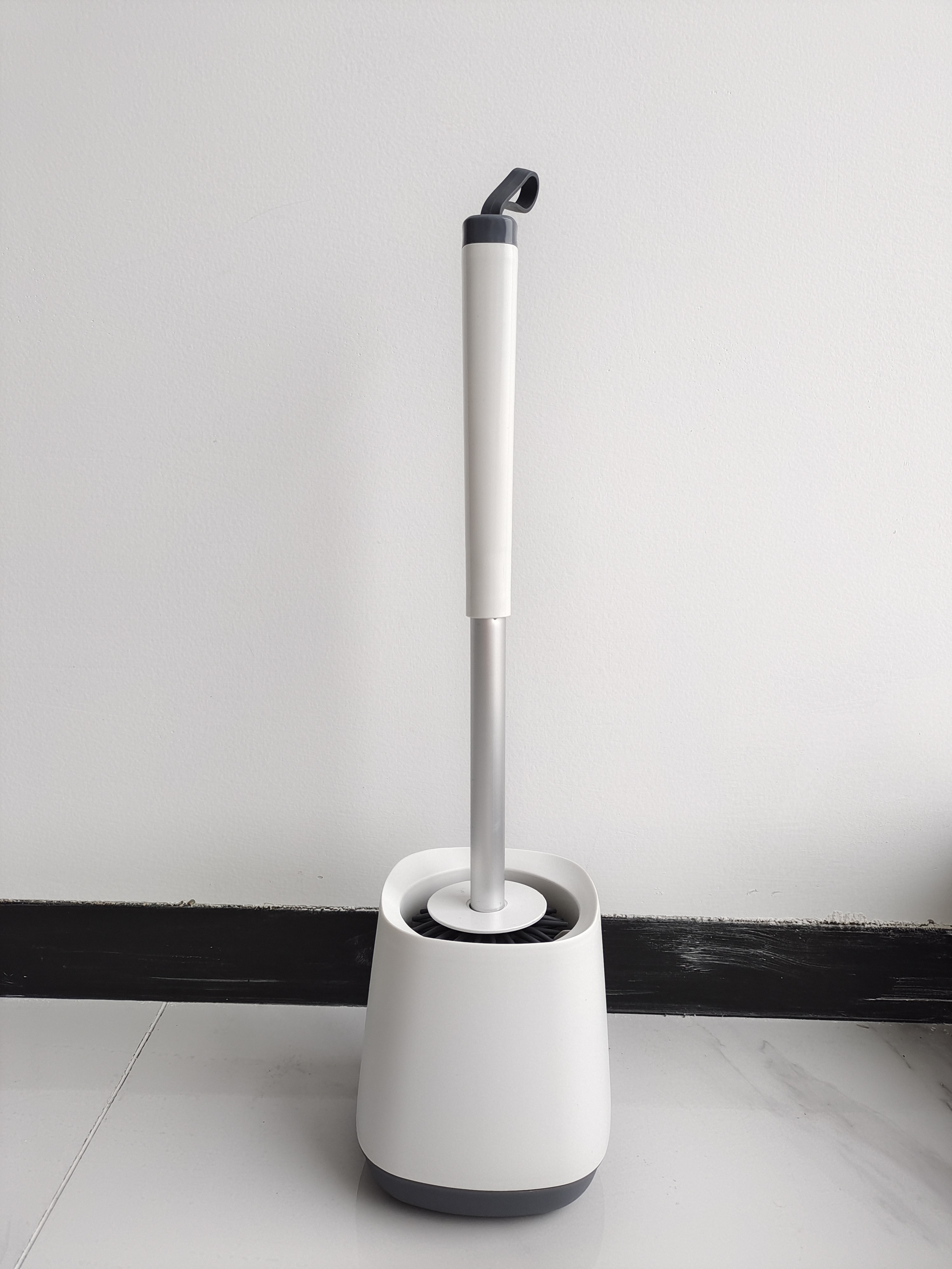 Venta al por mayor de baño de alta calidad TPR Toliet cepillo de limpieza de cerdas de goma redondo de silicona cepillo de baño con soporte